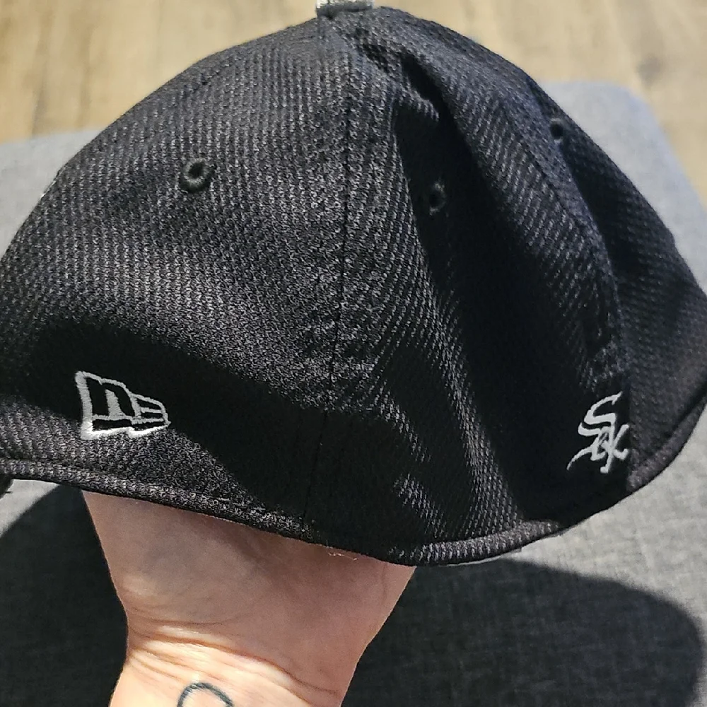 NWT White Soxs Chicago Baseball Cap New Era Youth Small Medium 39thirty Hat